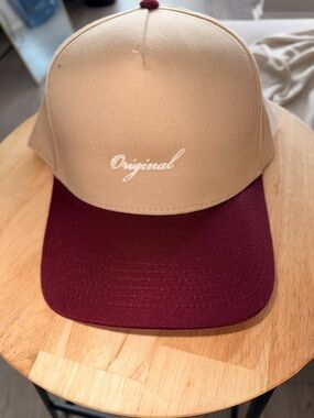 Original Two-Tone Baseball Cap - Beige and Burgundy
